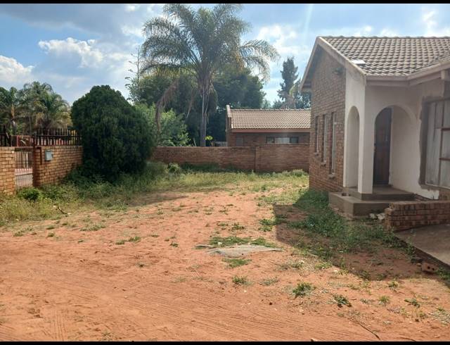 3 BEDROOM HOUSE FOR SALE IN FLORA PARK